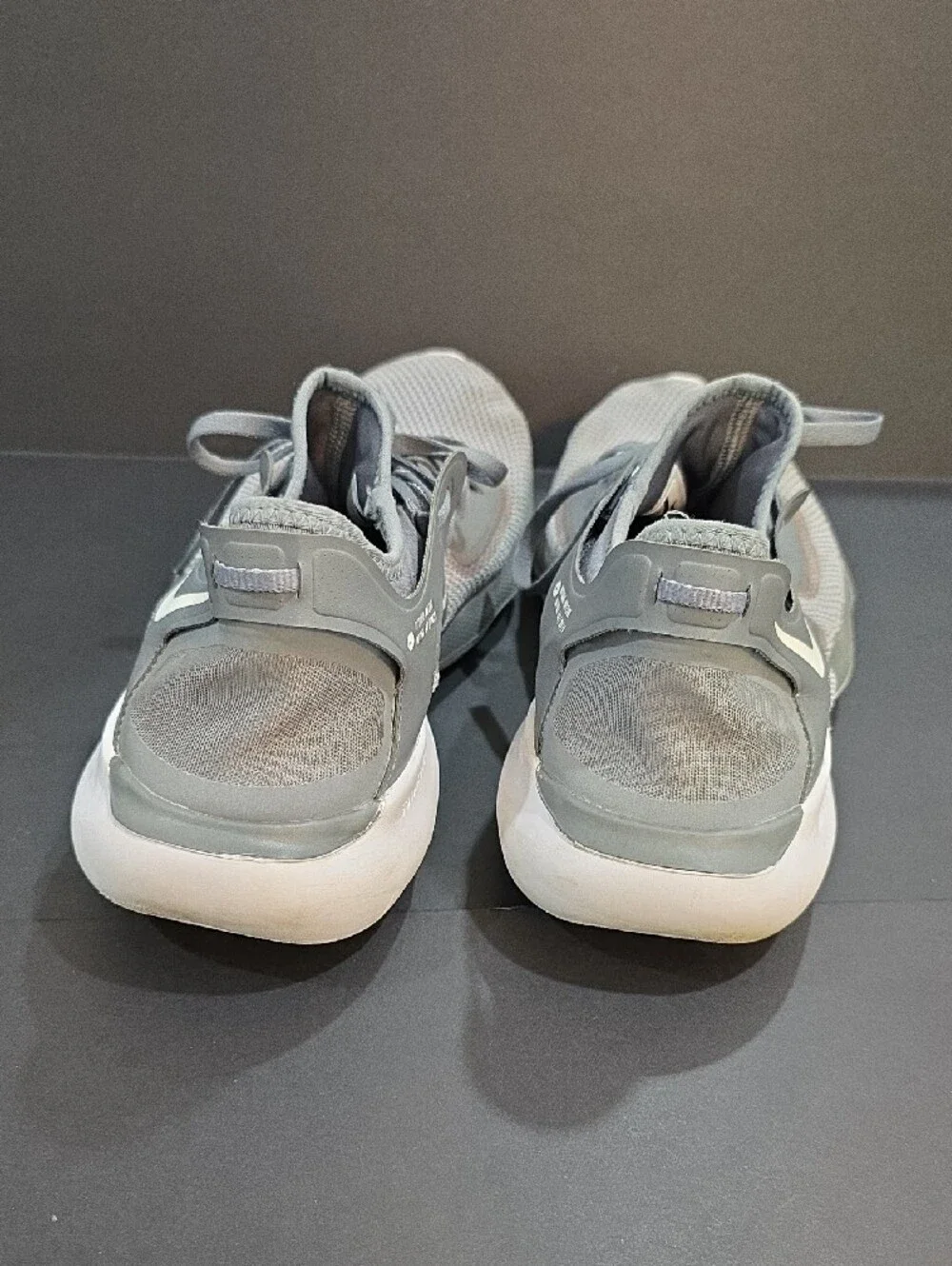 Nike Flex RN 2019 Men’s Light Grey Mesh Sneakers with White Swoosh Size 13